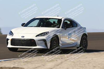 media/Oct-05-2025-Speed Ventures (Sun) [[aa9b841edf]]/Black/Session 2 (Turn 2)/